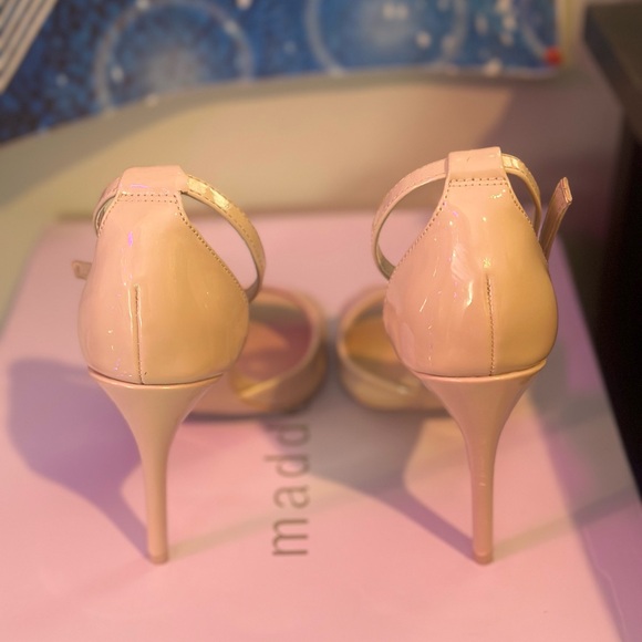 Aldo size 6 heels - Picture 3 of 7